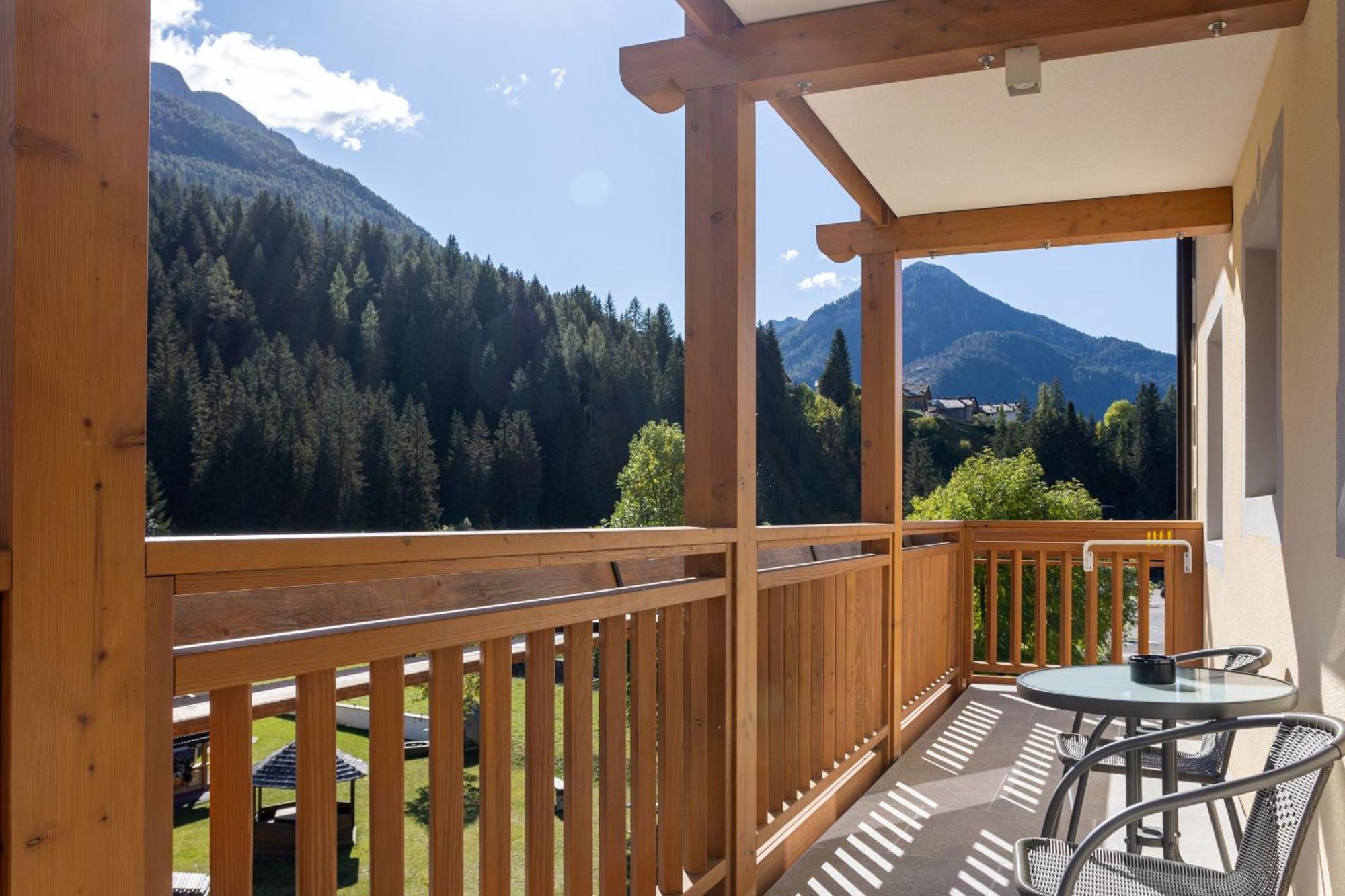 Wellness Hotel Dolomia Soraga Bagian luar foto