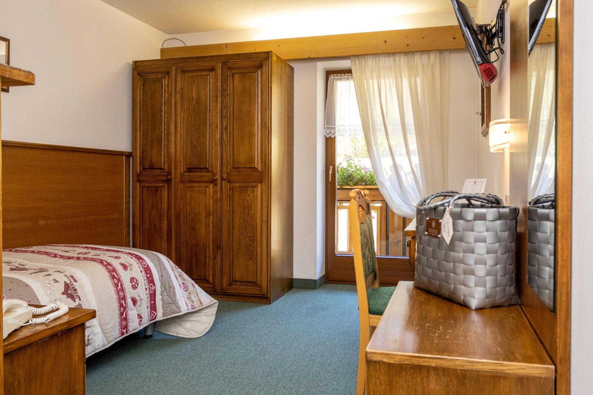 Wellness Hotel Dolomia Soraga Bagian luar foto