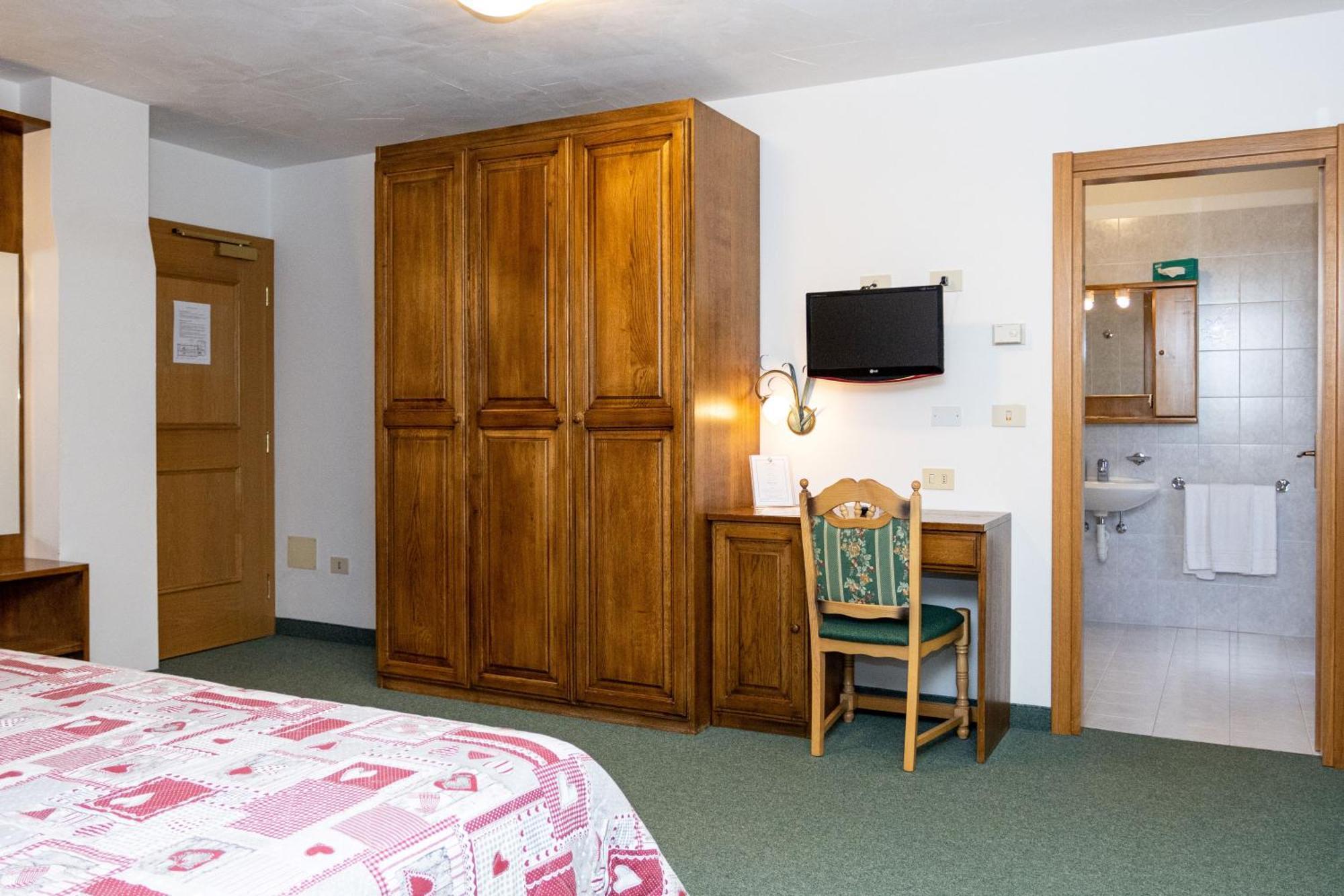 Wellness Hotel Dolomia Soraga Bagian luar foto