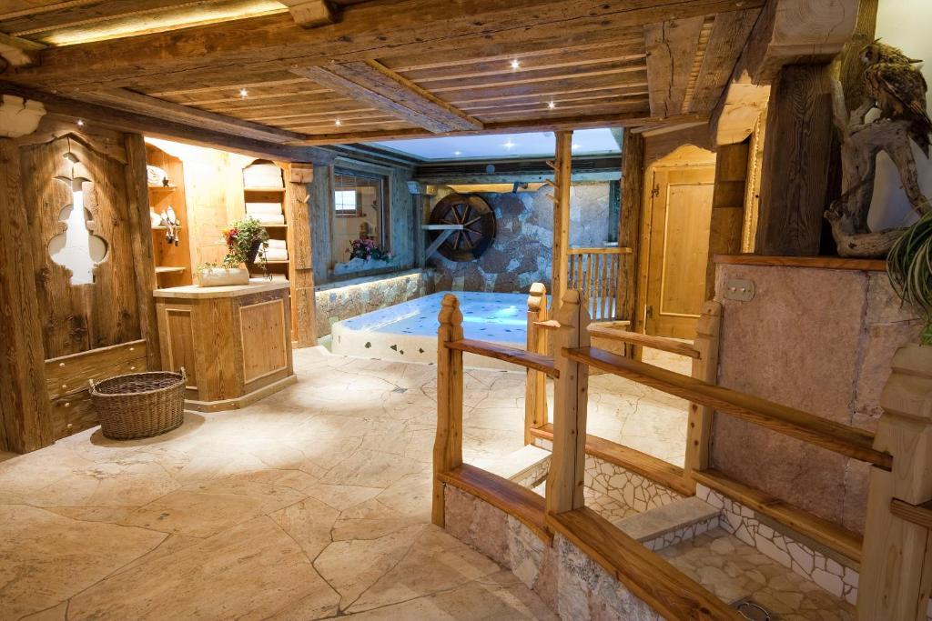 Wellness Hotel Dolomia Soraga Bagian luar foto