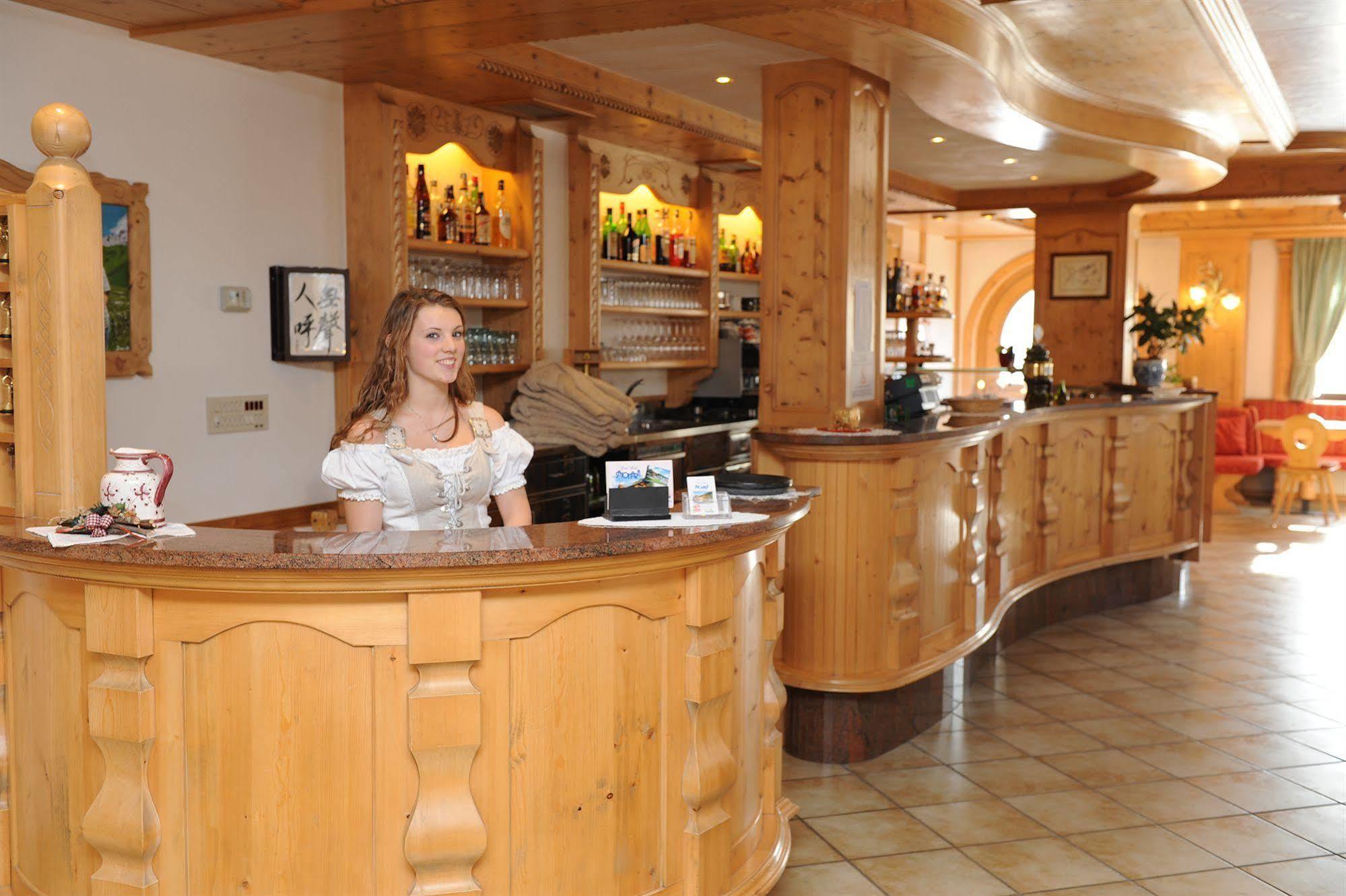 Wellness Hotel Dolomia Soraga Bagian luar foto